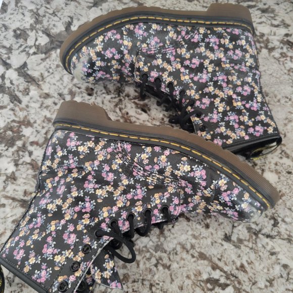 Dr. Marten Floral  leather boots size 8 - Picture 11 of 12
